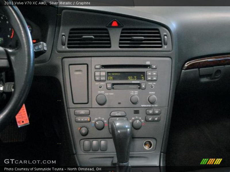 Silver Metallic / Graphite 2001 Volvo V70 XC AWD