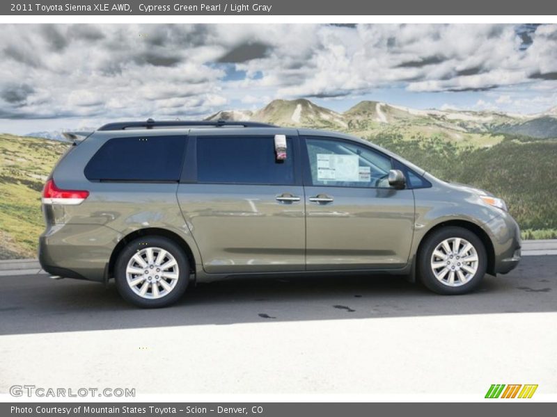 Cypress Green Pearl / Light Gray 2011 Toyota Sienna XLE AWD