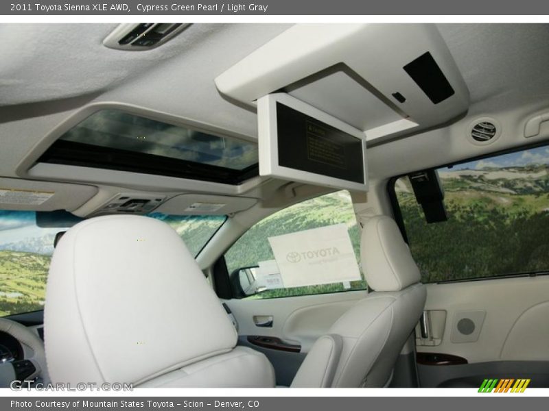Cypress Green Pearl / Light Gray 2011 Toyota Sienna XLE AWD