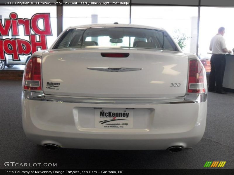 Ivory Tri-Coat Pearl / Black/Light Frost Beige 2011 Chrysler 300 Limited