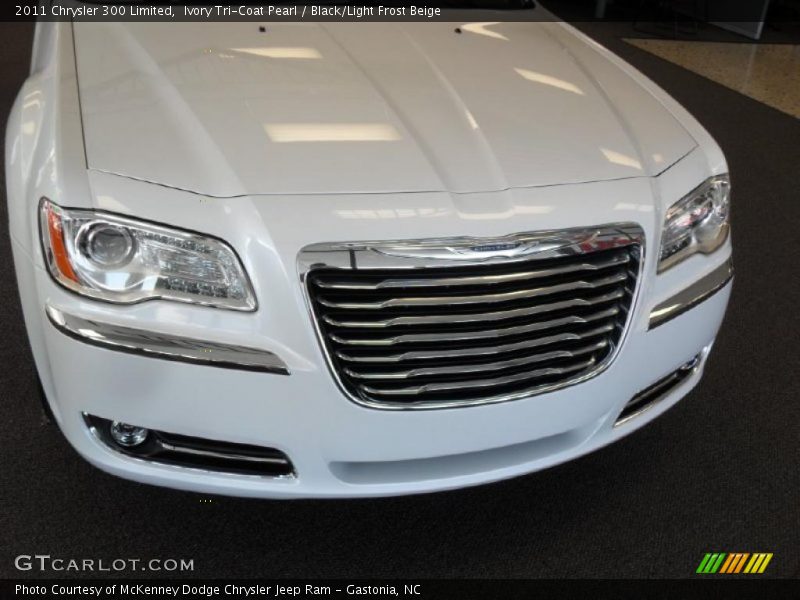 Ivory Tri-Coat Pearl / Black/Light Frost Beige 2011 Chrysler 300 Limited