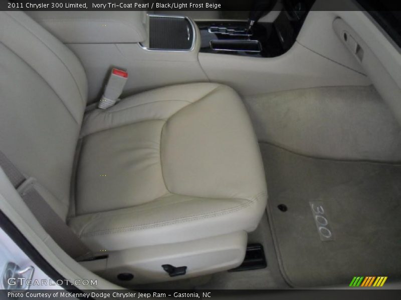 Ivory Tri-Coat Pearl / Black/Light Frost Beige 2011 Chrysler 300 Limited