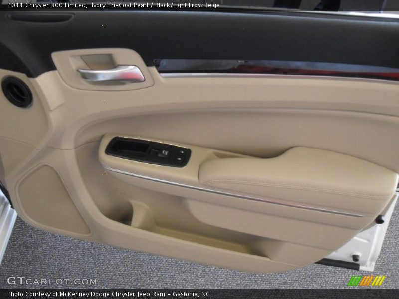 Ivory Tri-Coat Pearl / Black/Light Frost Beige 2011 Chrysler 300 Limited