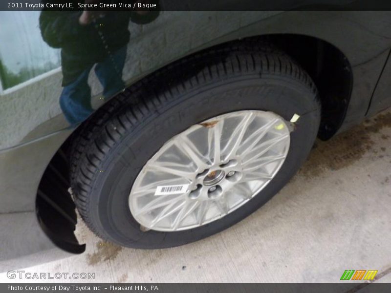 Spruce Green Mica / Bisque 2011 Toyota Camry LE