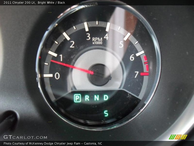 Bright White / Black 2011 Chrysler 200 LX
