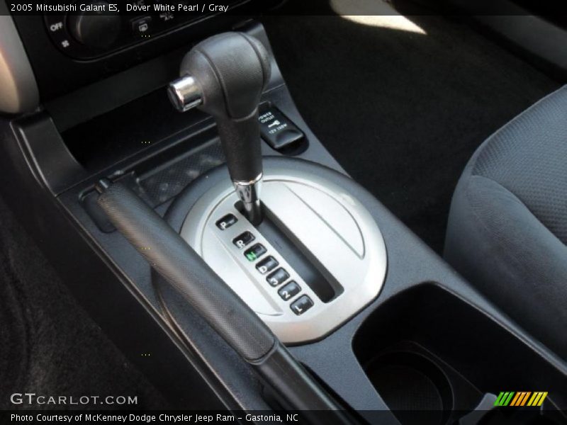 Dover White Pearl / Gray 2005 Mitsubishi Galant ES