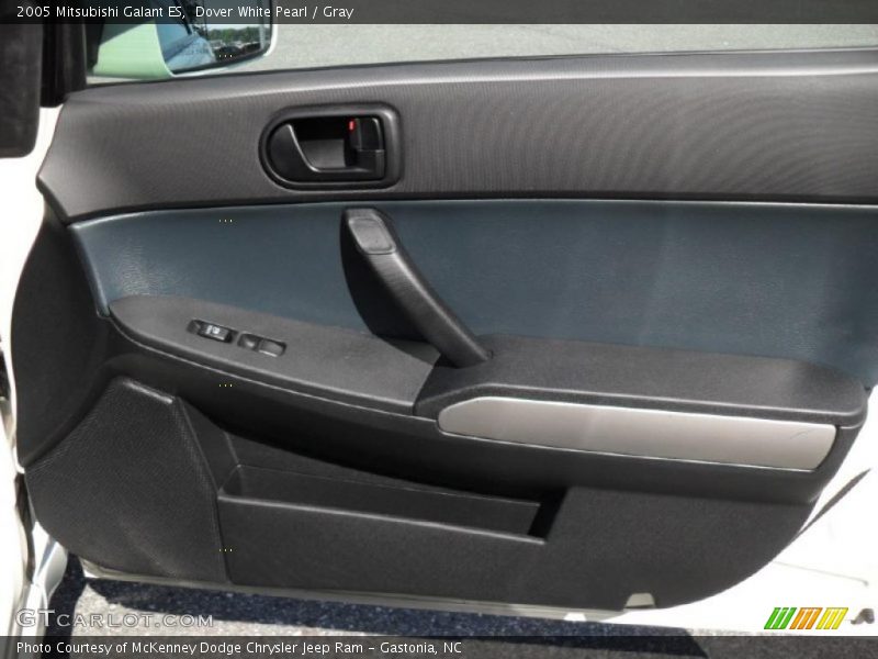 Dover White Pearl / Gray 2005 Mitsubishi Galant ES