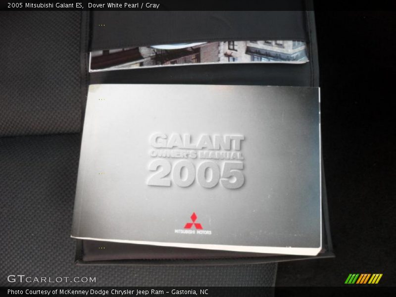Dover White Pearl / Gray 2005 Mitsubishi Galant ES
