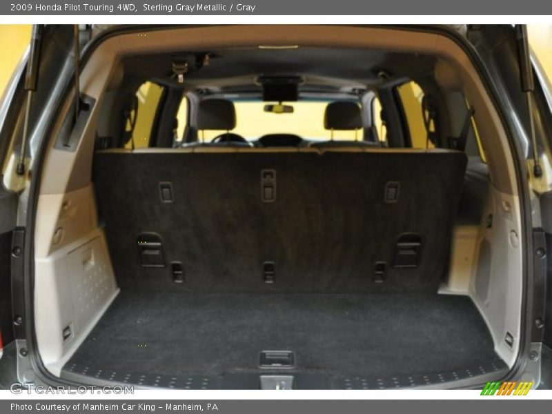 Sterling Gray Metallic / Gray 2009 Honda Pilot Touring 4WD