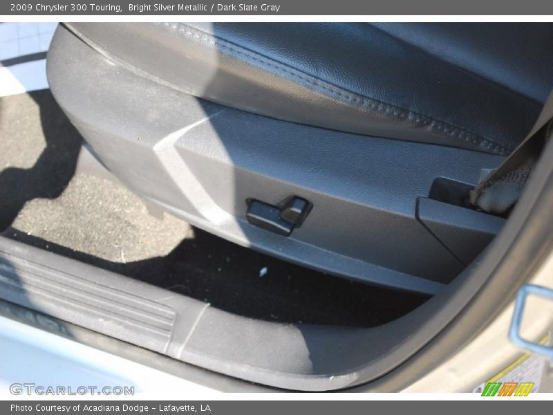 Bright Silver Metallic / Dark Slate Gray 2009 Chrysler 300 Touring