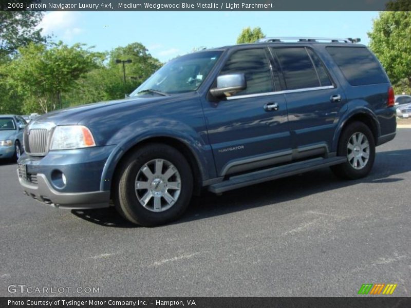 Medium Wedgewood Blue Metallic / Light Parchment 2003 Lincoln Navigator Luxury 4x4
