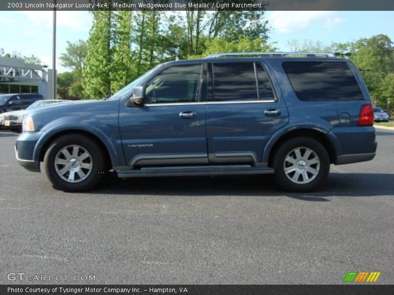 Medium Wedgewood Blue Metallic / Light Parchment 2003 Lincoln Navigator Luxury 4x4