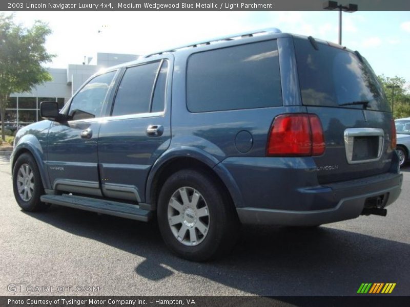 Medium Wedgewood Blue Metallic / Light Parchment 2003 Lincoln Navigator Luxury 4x4