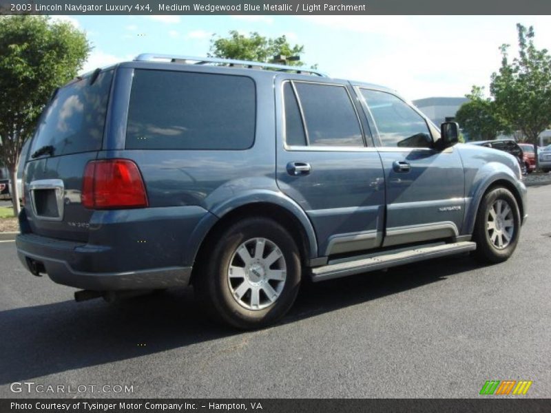 Medium Wedgewood Blue Metallic / Light Parchment 2003 Lincoln Navigator Luxury 4x4