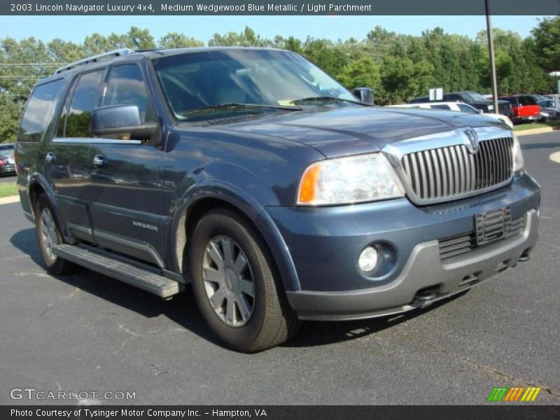 Medium Wedgewood Blue Metallic / Light Parchment 2003 Lincoln Navigator Luxury 4x4