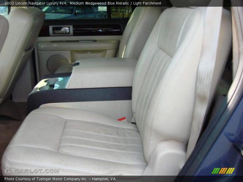 Medium Wedgewood Blue Metallic / Light Parchment 2003 Lincoln Navigator Luxury 4x4