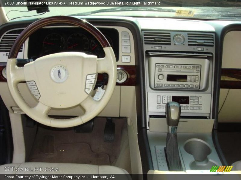 Medium Wedgewood Blue Metallic / Light Parchment 2003 Lincoln Navigator Luxury 4x4
