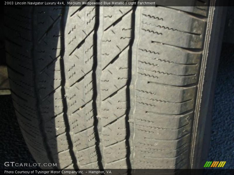 Medium Wedgewood Blue Metallic / Light Parchment 2003 Lincoln Navigator Luxury 4x4