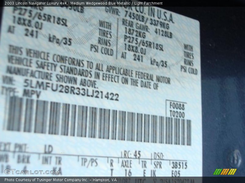 Medium Wedgewood Blue Metallic / Light Parchment 2003 Lincoln Navigator Luxury 4x4