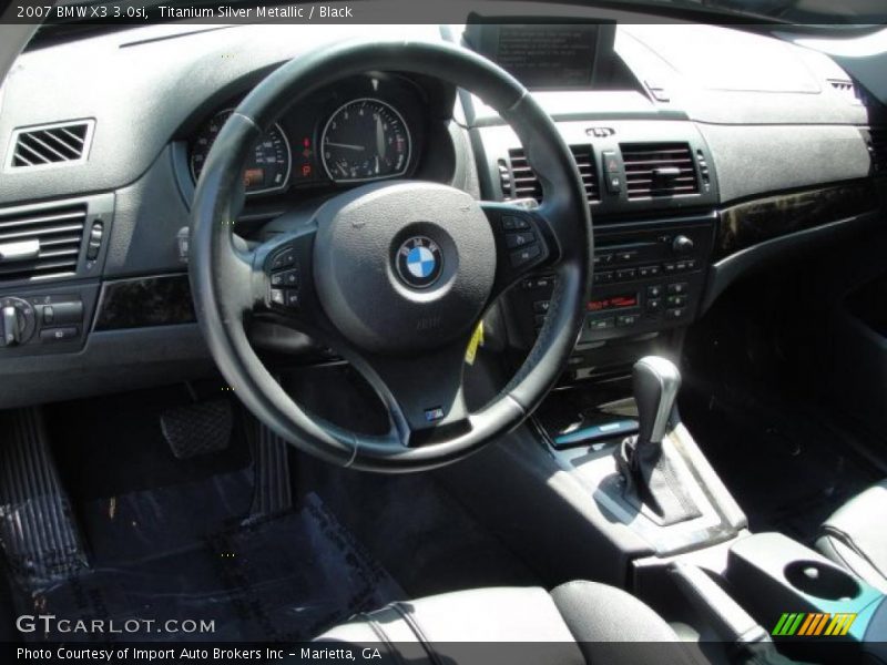 Dashboard of 2007 X3 3.0si