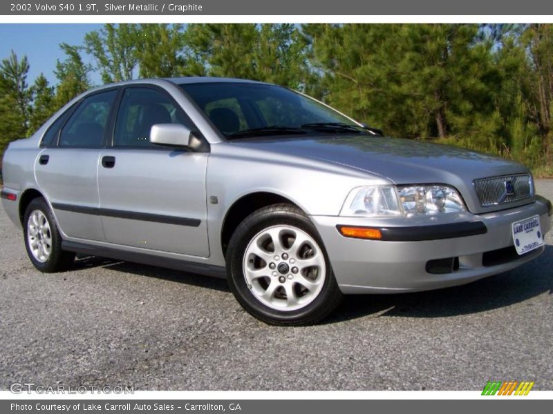 Silver Metallic / Graphite 2002 Volvo S40 1.9T