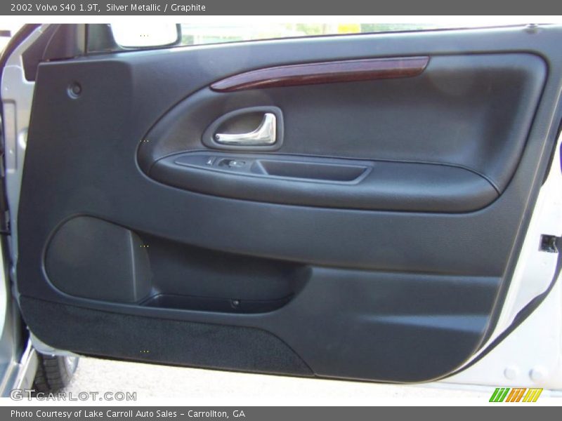Silver Metallic / Graphite 2002 Volvo S40 1.9T