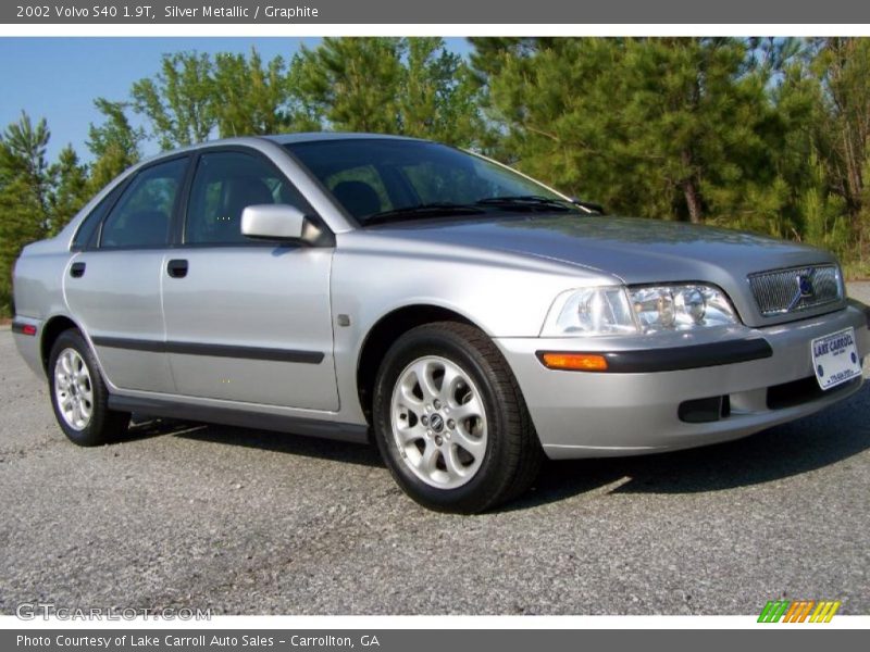 Silver Metallic / Graphite 2002 Volvo S40 1.9T