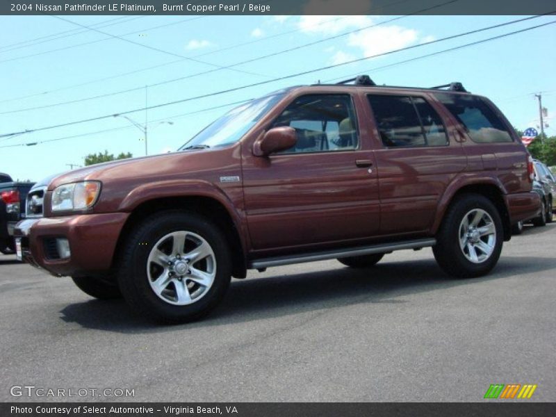 Front 3/4 View of 2004 Pathfinder LE Platinum