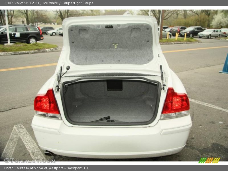 Ice White / Taupe/Light Taupe 2007 Volvo S60 2.5T