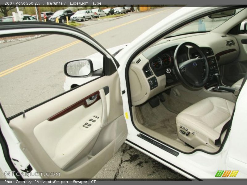 Ice White / Taupe/Light Taupe 2007 Volvo S60 2.5T