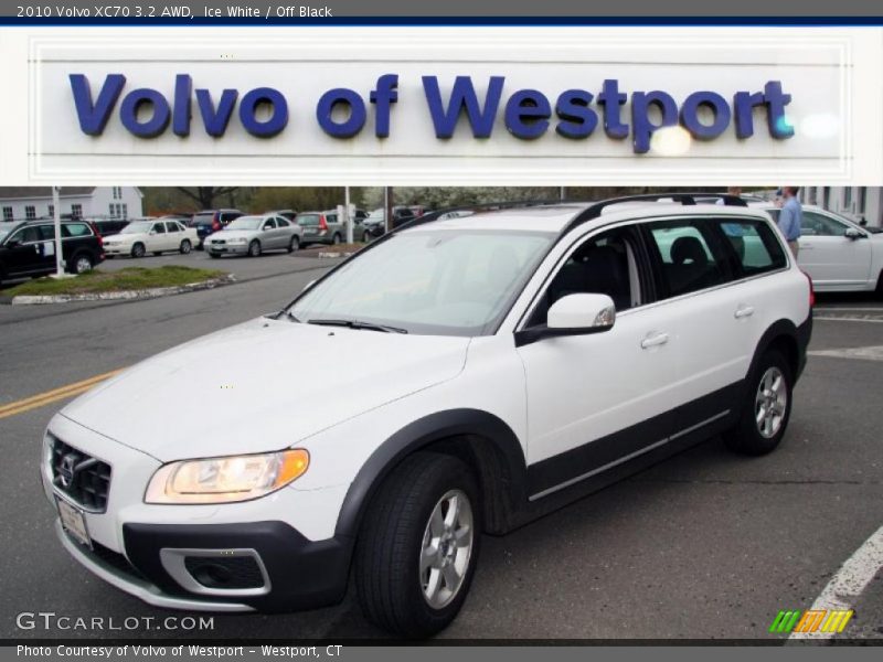 Ice White / Off Black 2010 Volvo XC70 3.2 AWD