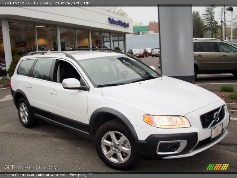 Ice White / Off Black 2010 Volvo XC70 3.2 AWD
