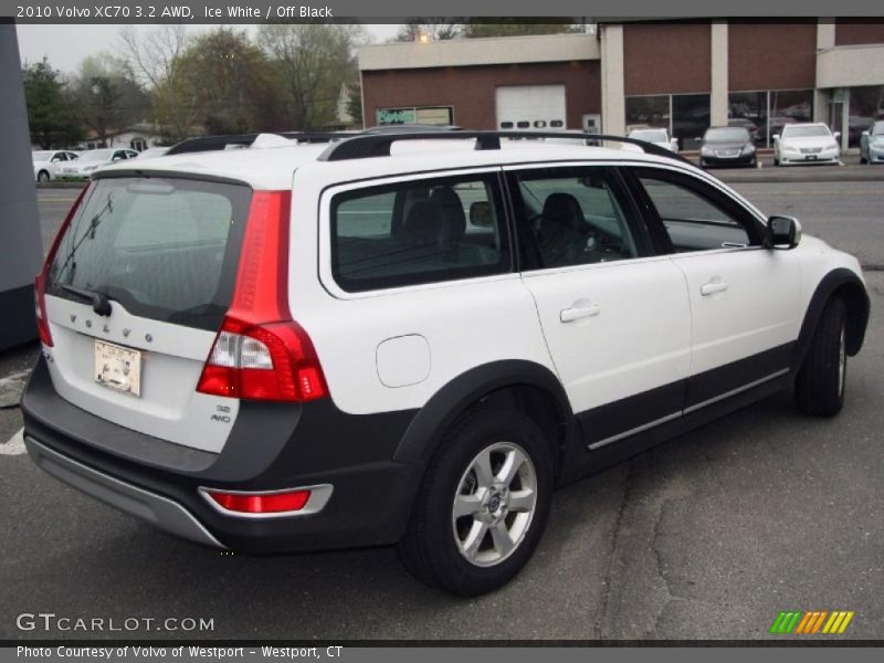 Ice White / Off Black 2010 Volvo XC70 3.2 AWD