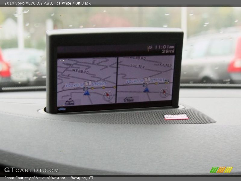 Ice White / Off Black 2010 Volvo XC70 3.2 AWD