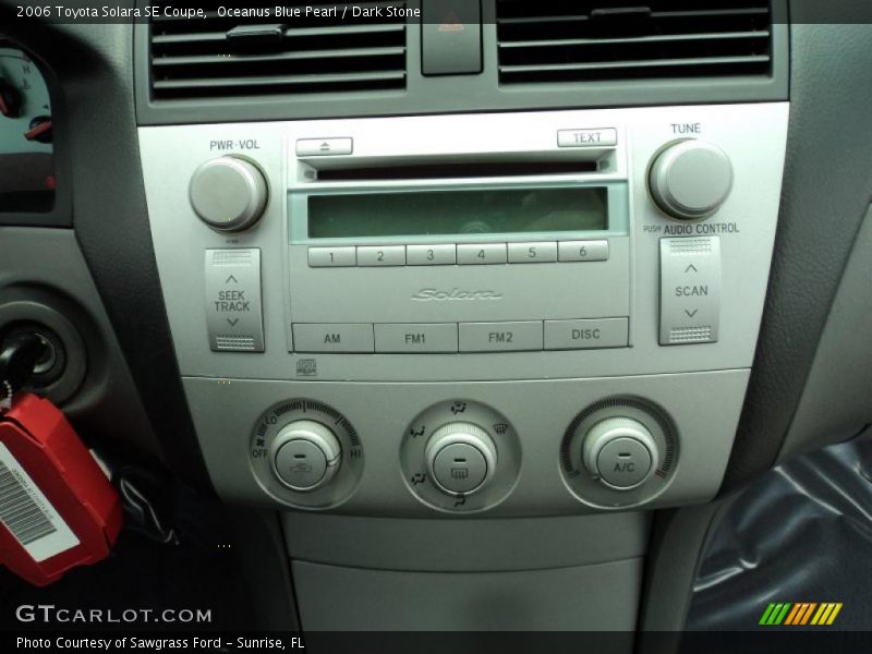 Controls of 2006 Solara SE Coupe