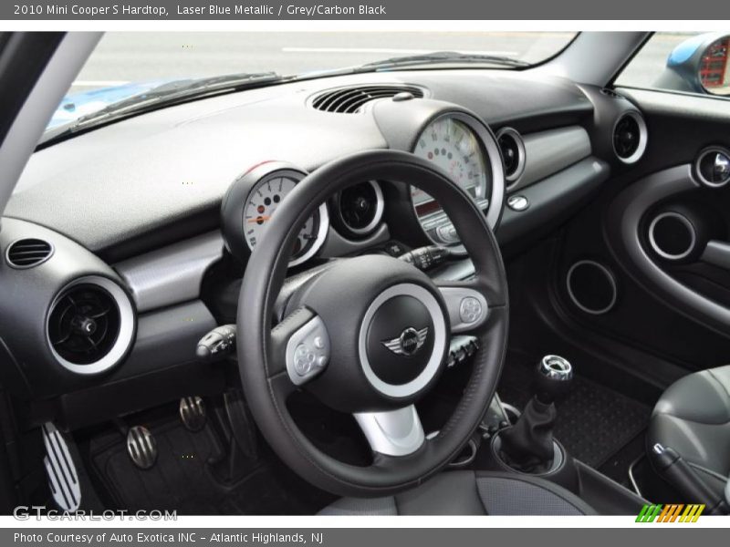 Dashboard of 2010 Cooper S Hardtop