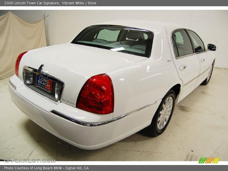 Vibrant White / Dove 2006 Lincoln Town Car Signature