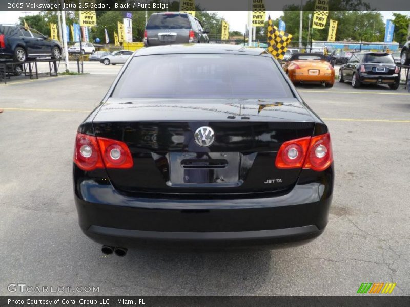 Black / Pure Beige 2005 Volkswagen Jetta 2.5 Sedan