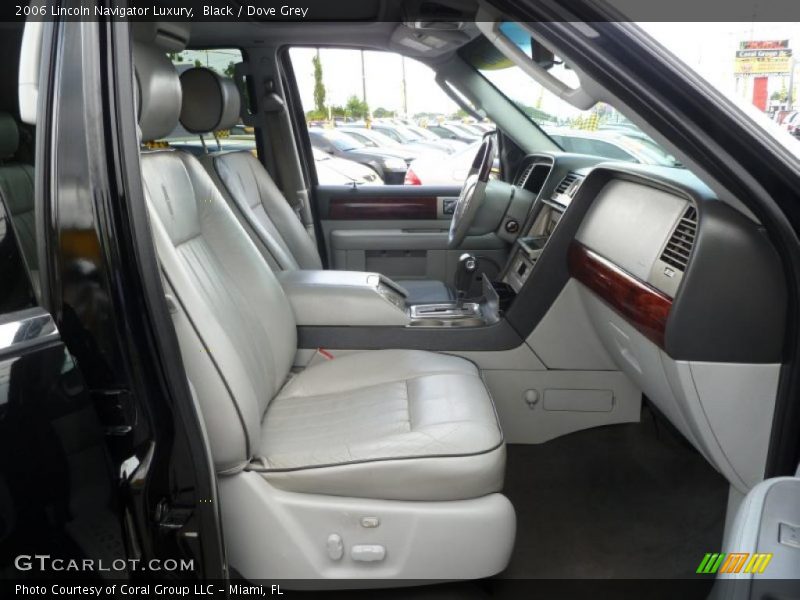 Black / Dove Grey 2006 Lincoln Navigator Luxury