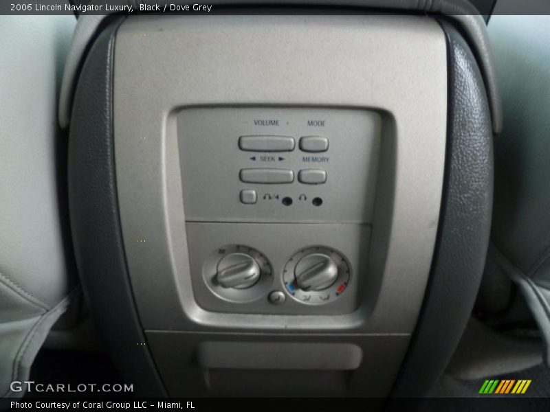 Black / Dove Grey 2006 Lincoln Navigator Luxury