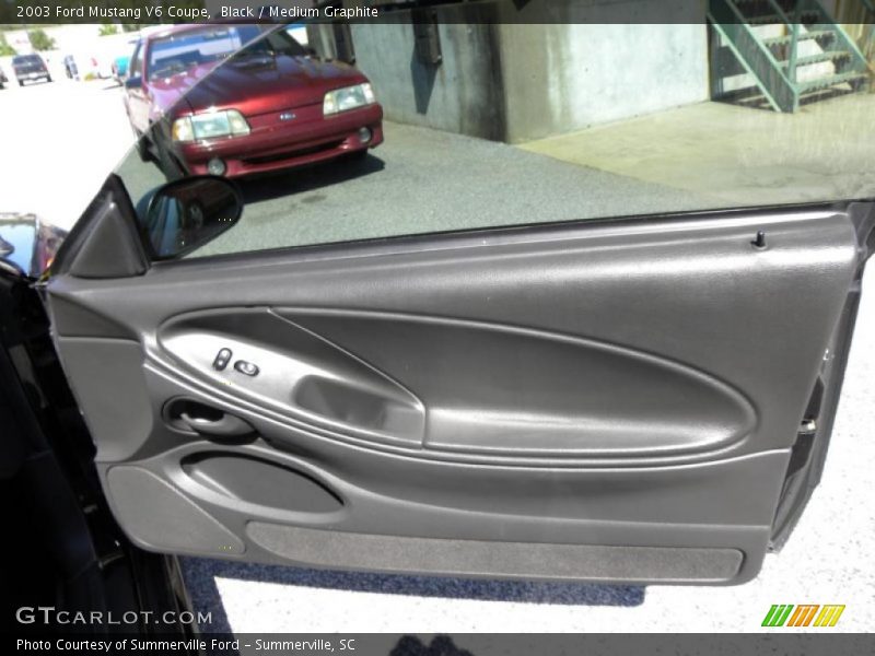 Black / Medium Graphite 2003 Ford Mustang V6 Coupe