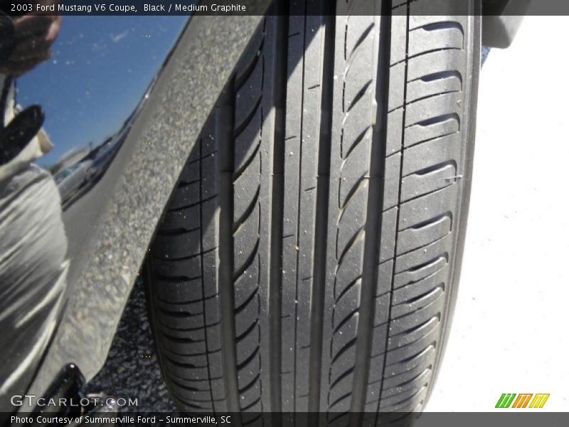Black / Medium Graphite 2003 Ford Mustang V6 Coupe