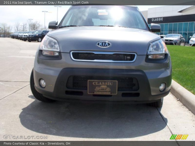 Titanium Gray / Red/Black Sport Cloth 2011 Kia Soul Sport