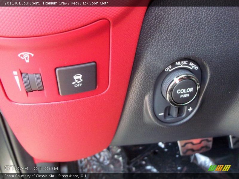 Titanium Gray / Red/Black Sport Cloth 2011 Kia Soul Sport