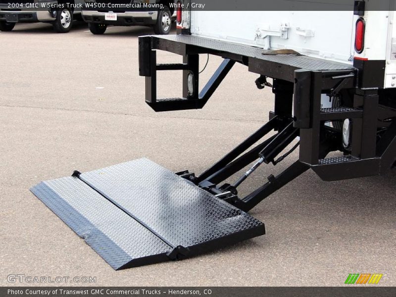 Controls of 2004 W Series Truck W4500 Commercial Moving