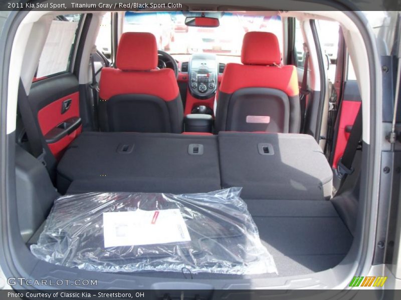 Titanium Gray / Red/Black Sport Cloth 2011 Kia Soul Sport