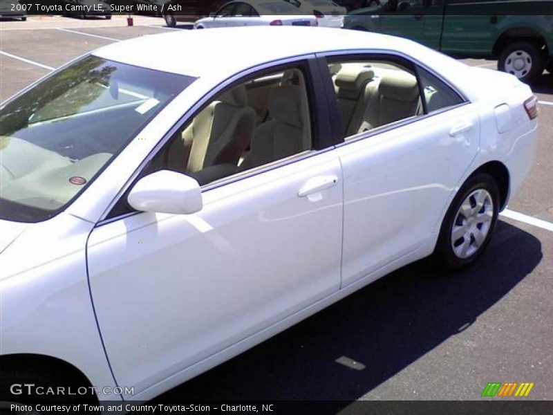 Super White / Ash 2007 Toyota Camry LE