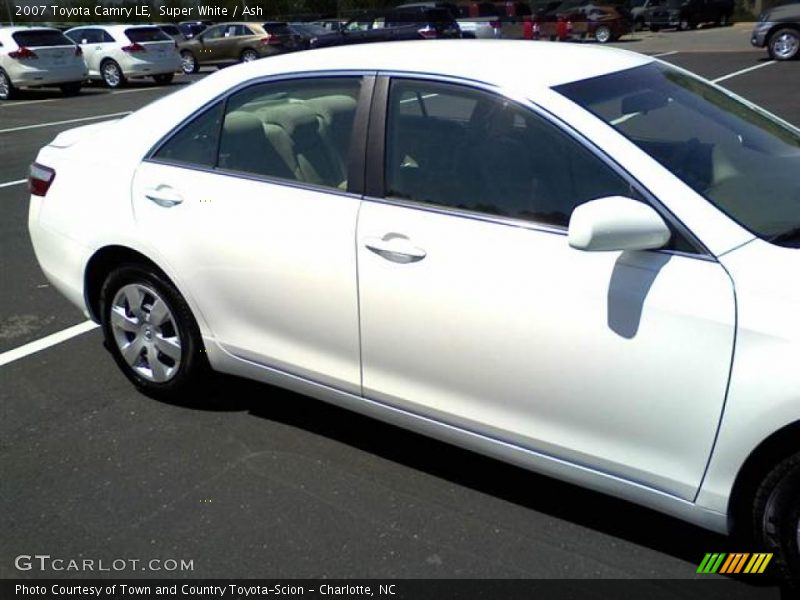 Super White / Ash 2007 Toyota Camry LE