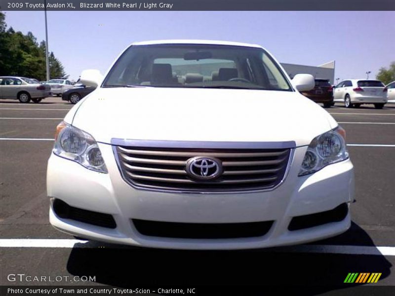 Blizzard White Pearl / Light Gray 2009 Toyota Avalon XL
