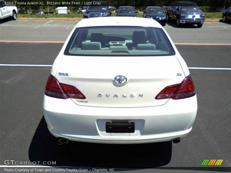 Blizzard White Pearl / Light Gray 2009 Toyota Avalon XL